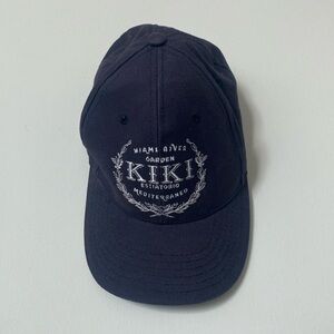 Kiki on the River hat